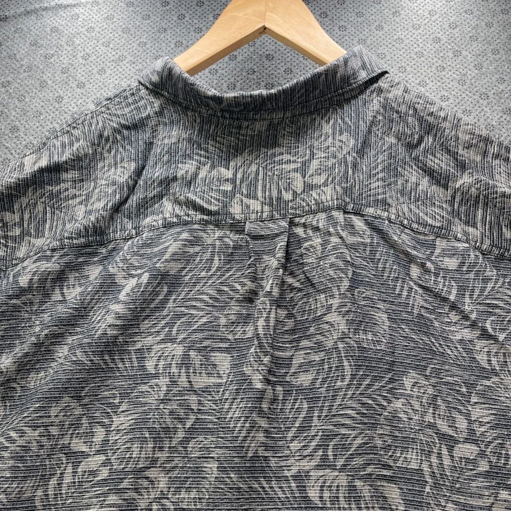 Tommy Bahama item excellent
